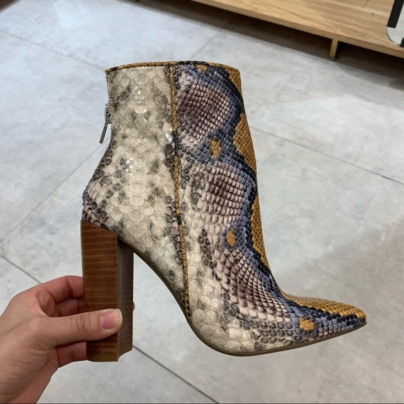 STEVE MADDEN Trista -S Multi snake ankle boots - Picture 7 of 12